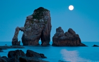 Collection\Msft\Landscapes: Moonset-over-Bay-of-Biscay-Spain